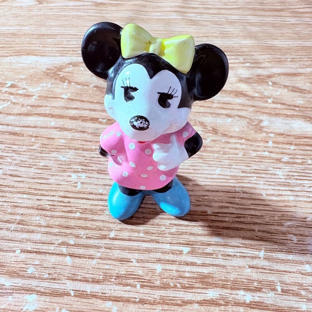 Disney’s Minnie Mouse Porcelain Ceramic Figurine Schmid NEW